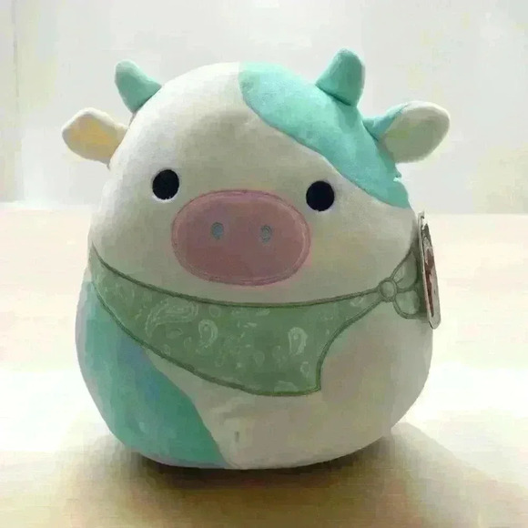 Belana the cow Squishmallow - Picture 2 of 6